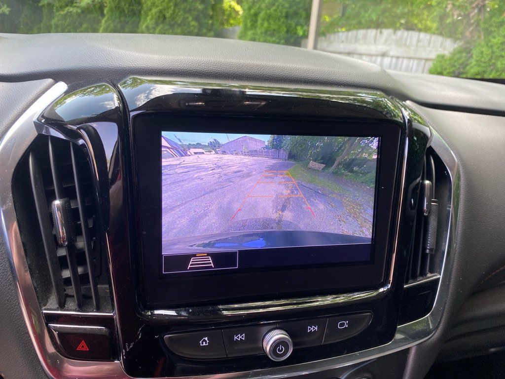 Used 2021 Chevrolet Traverse LT FWD image 14
