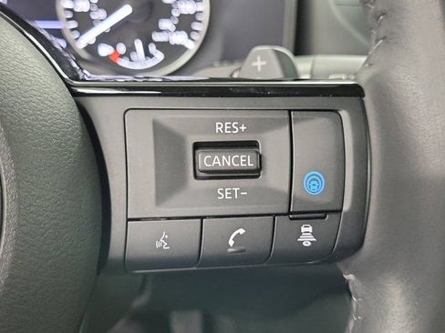 Used 2023 Nissan Rogue SV w/ SV Premium B Package FWD image 31