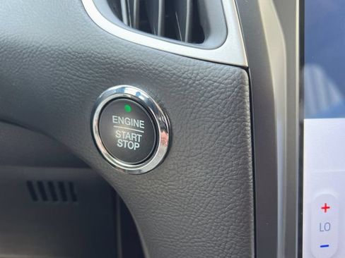 Used 2024 Ford Edge SEL AWD/4WD image 21