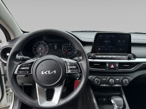 Used 2022 Kia Forte LXS image 10
