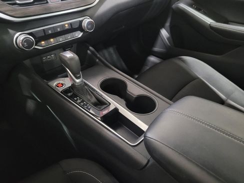 Used 2025 Nissan Altima 2.5 SV FWD image 26