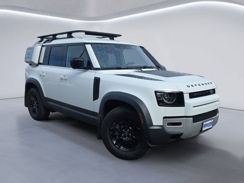 Used 2020 Land Rover Defender 110 SE image 2