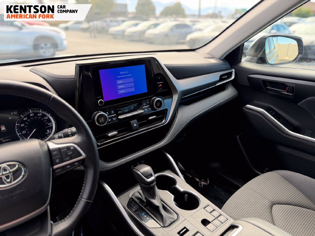 Used 2025 Toyota Highlander LE AWD/4WD image 21