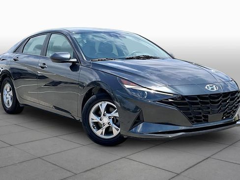 Used 2021 Hyundai Elantra SE FWD image 3