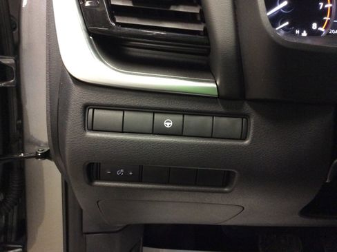 Used 2022 Nissan Rogue SV image 19