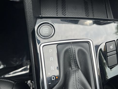 Used 2025 Kia Sportage EX FWD image 6