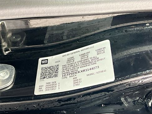 Used 2024 GMC Canyon AT4 w/ AT4 Premium Package image 30