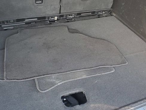 Used 2023 Chevrolet Suburban Premier image 21