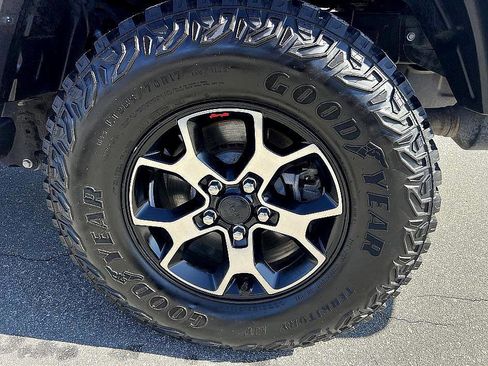 Used 2020 Jeep Gladiator Overland w/ Popular Equipment Package image 10