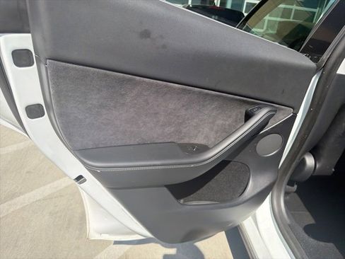Used 2023 Tesla Model Y Long Range image 13