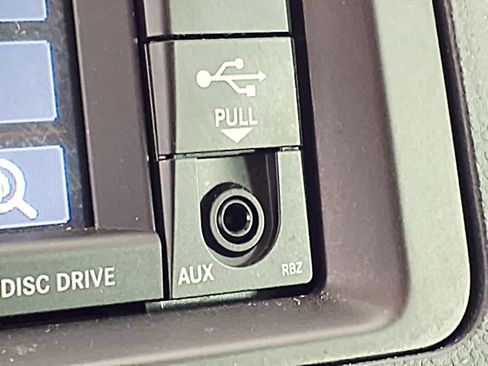 Used 2020 Dodge Grand Caravan SE image 25