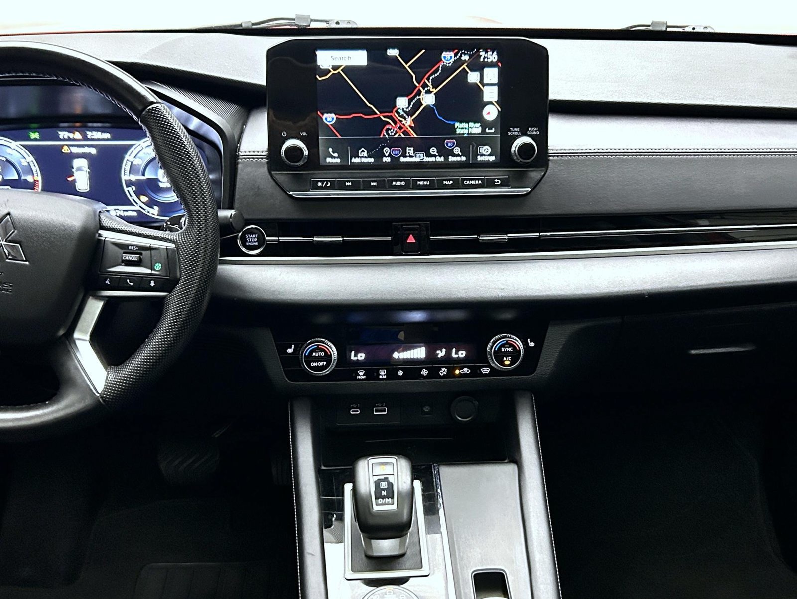 Used 2023 Mitsubishi Outlander SE AWD/4WD image 13