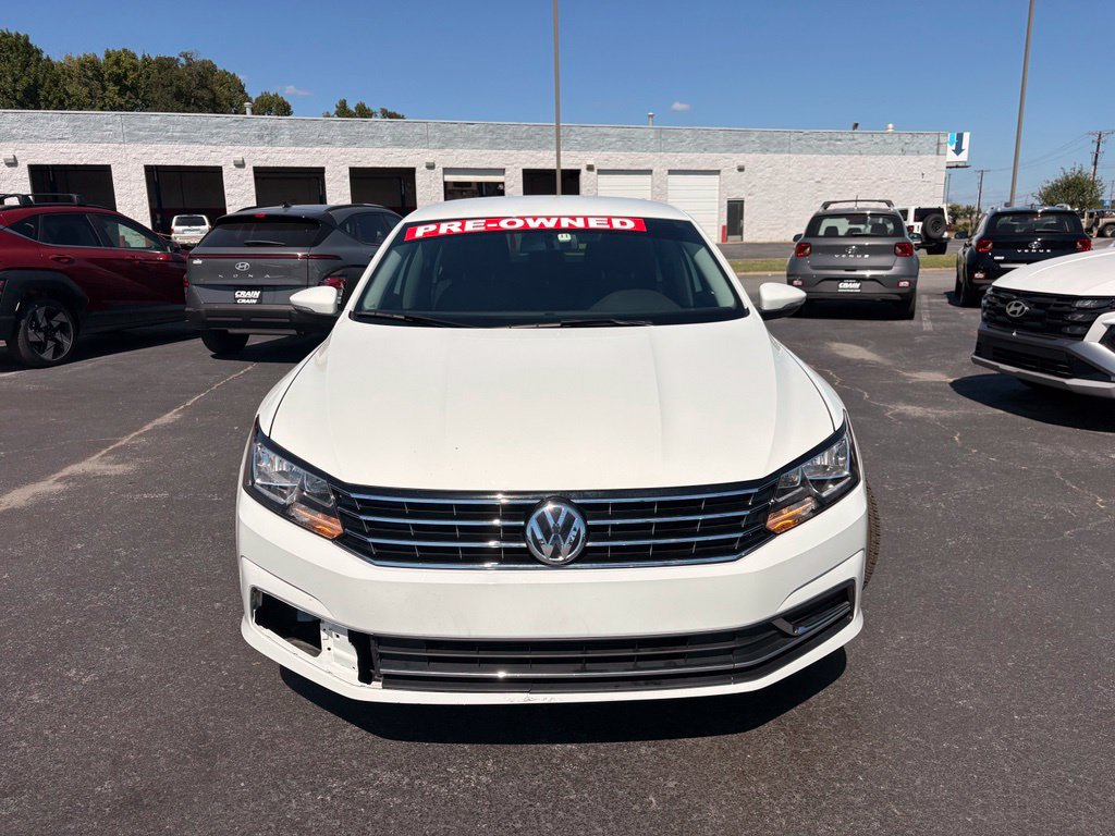 Used 2016 Volkswagen Passat 1.8T S FWD image 2