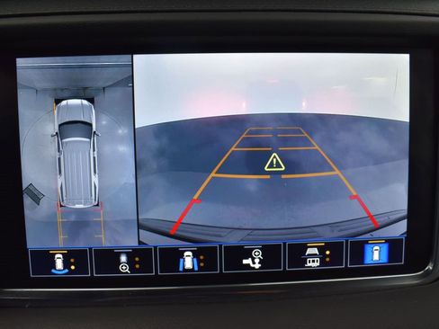 Used 2021 GMC Yukon XL Denali w/ Denali Premium Package image 23