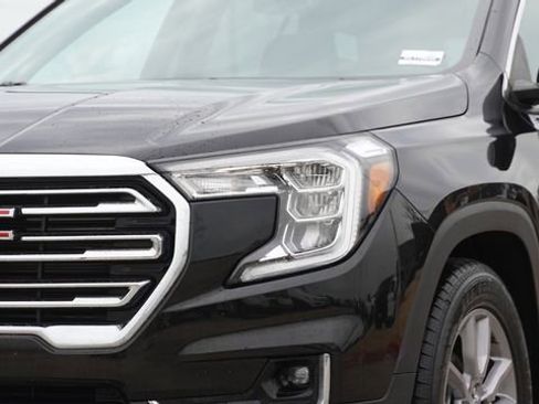 Used 2024 GMC Terrain SLT image 4