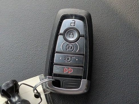 Used 2025 Ford Explorer ST-Line w/ ST-Line Street Pack AWD/4WD image 28