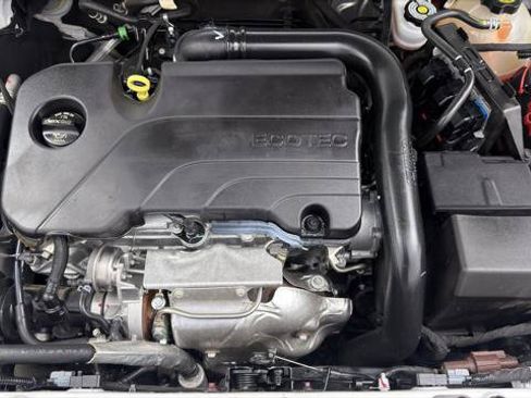 Used 2022 Chevrolet Malibu LS FWD image 37