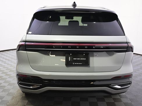 New 2026 Lincoln Nautilus Reserve image 5