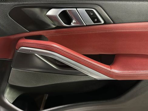 Used 2022 BMW X6 M50i w/ Parking Assistance Package image 18