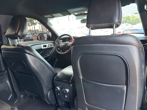 Used 2020 Ford Explorer XLT w/ Equipment Group 202A image 20