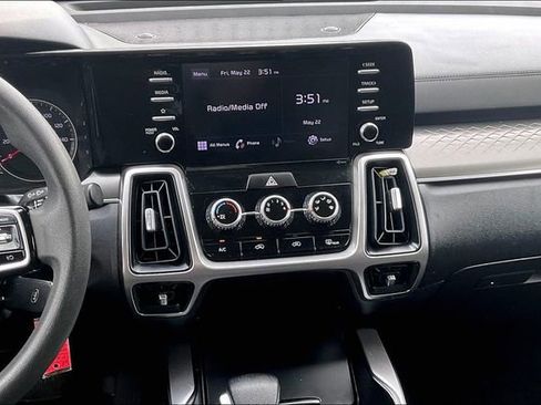 Used 2021 Kia Sorento LX FWD image 6