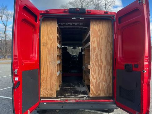 Used 2018 RAM ProMaster 2500 w/ Interior Convenience Group FWD image 12