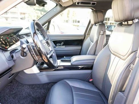 New 2026 Land Rover Range Rover SE image 17