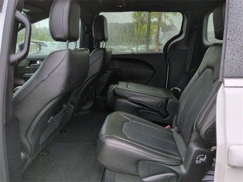 New 2025 Chrysler Voyager LX image 13