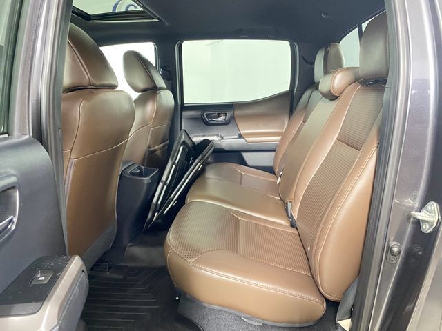 Certified 2017 Toyota Tacoma Limited w/ Tow Package AWD/4WD image 11
