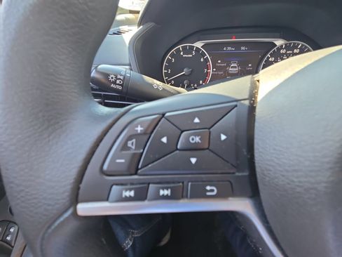 Used 2025 Nissan Altima 2.5 SV FWD image 16