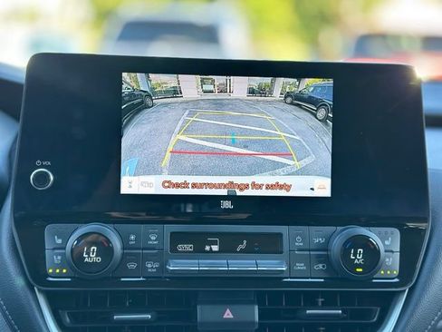 Used 2024 Toyota Grand Highlander AWD image 16