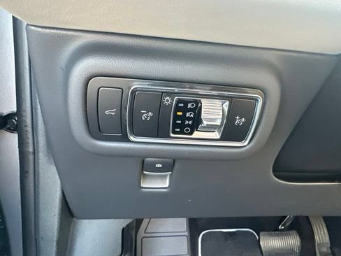 Used 2025 Lincoln Nautilus Reserve AWD/4WD image 20