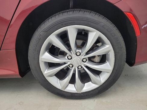 Used 2015 Chrysler 200 S w/ Navigation & Sound Group I FWD image 31