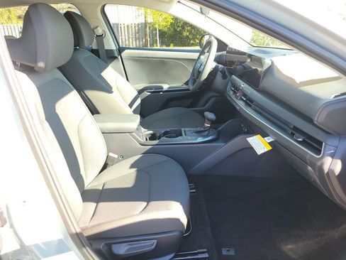 New 2026 Kia K4 LXS image 7