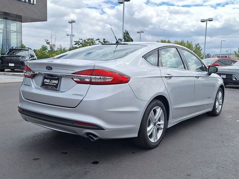 Used 2018 Ford Fusion S image 3