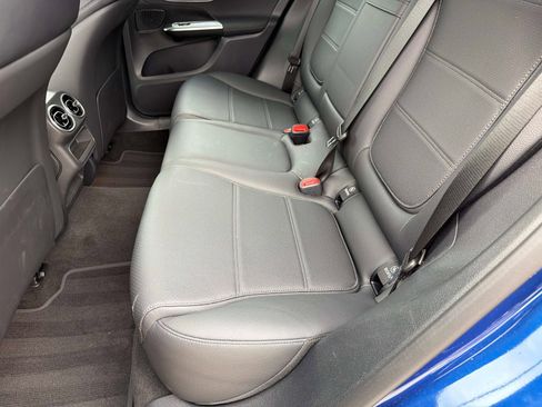 Used 2026 Mercedes-Benz GLC 300 image 13