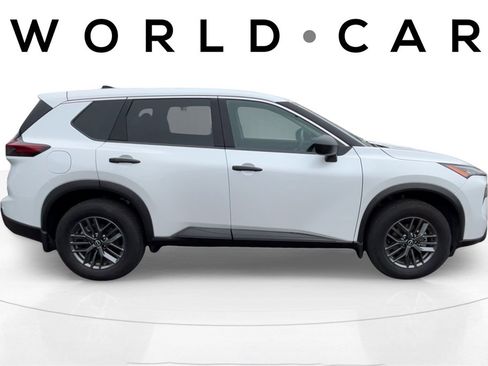 Certified 2025 Nissan Rogue S image 8