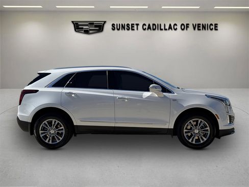 Certified 2023 Cadillac XT5 Premium Luxury image 2