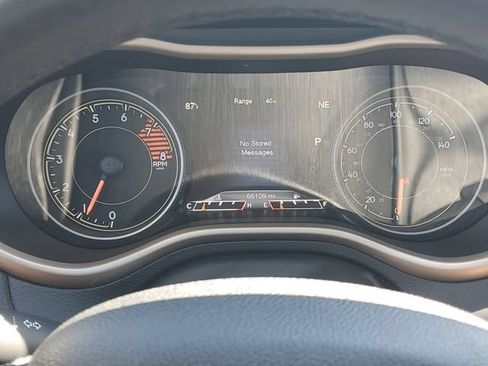 Used 2017 Jeep Cherokee High Altitude w/ Luxury Group AWD/4WD image 25