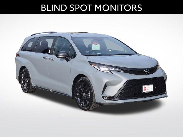 Certified 2026 Toyota Sienna XSE FWD image 3