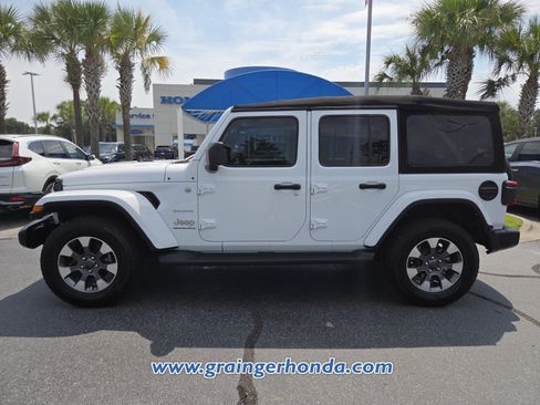 Used 2023 Jeep Wrangler Unlimited Sahara w/ LED Lighting Group AWD/4WD image 2