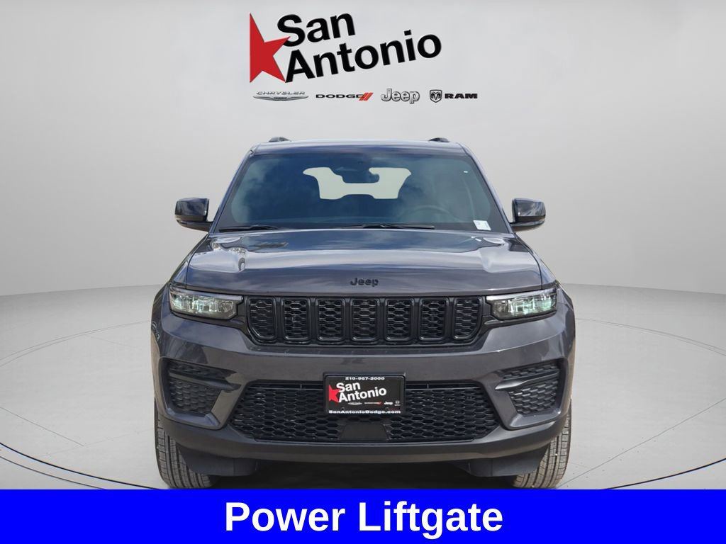 New 2025 Jeep Grand Cherokee Altitude RWD image 4
