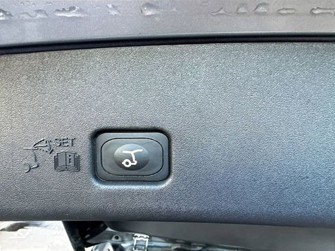 Used 2024 Lincoln Nautilus Reserve image 31