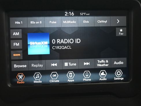 Used 2018 Jeep Renegade Latitude image 23