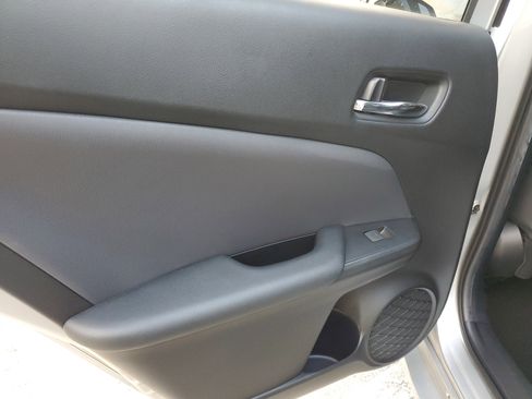 Used 2019 Toyota Prius XLE w/ Phone Cable & Charge Package image 14