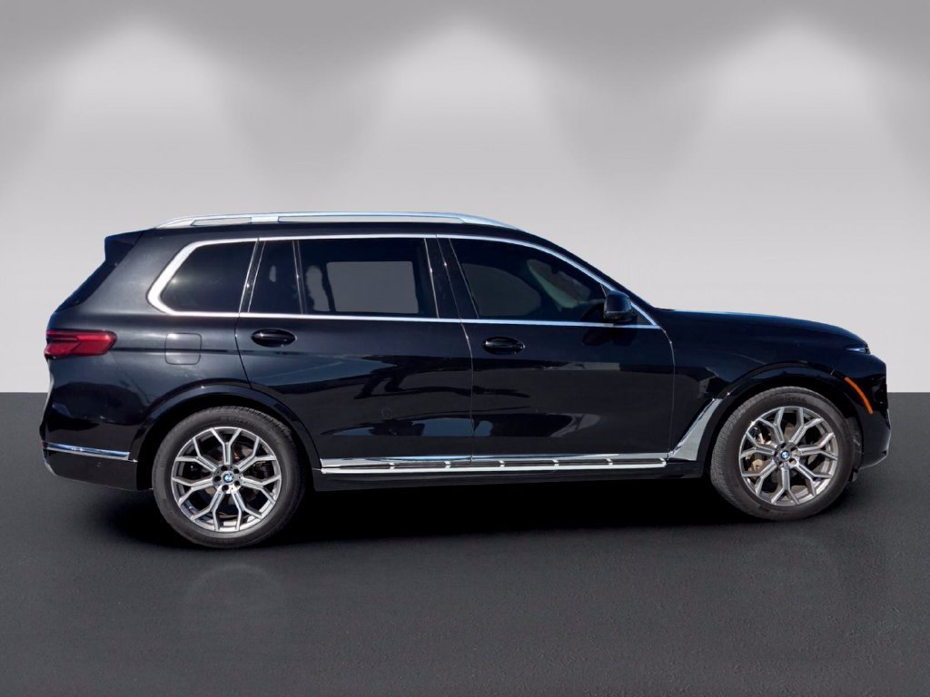 Used 2024 BMW X7 xDrive40i AWD/4WD image 3