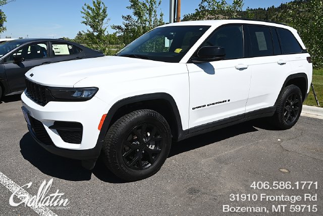 Used 2024 Jeep Grand Cherokee Altitude AWD/4WD image 1