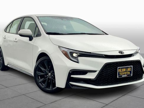 New 2026 Toyota Corolla SE image 2