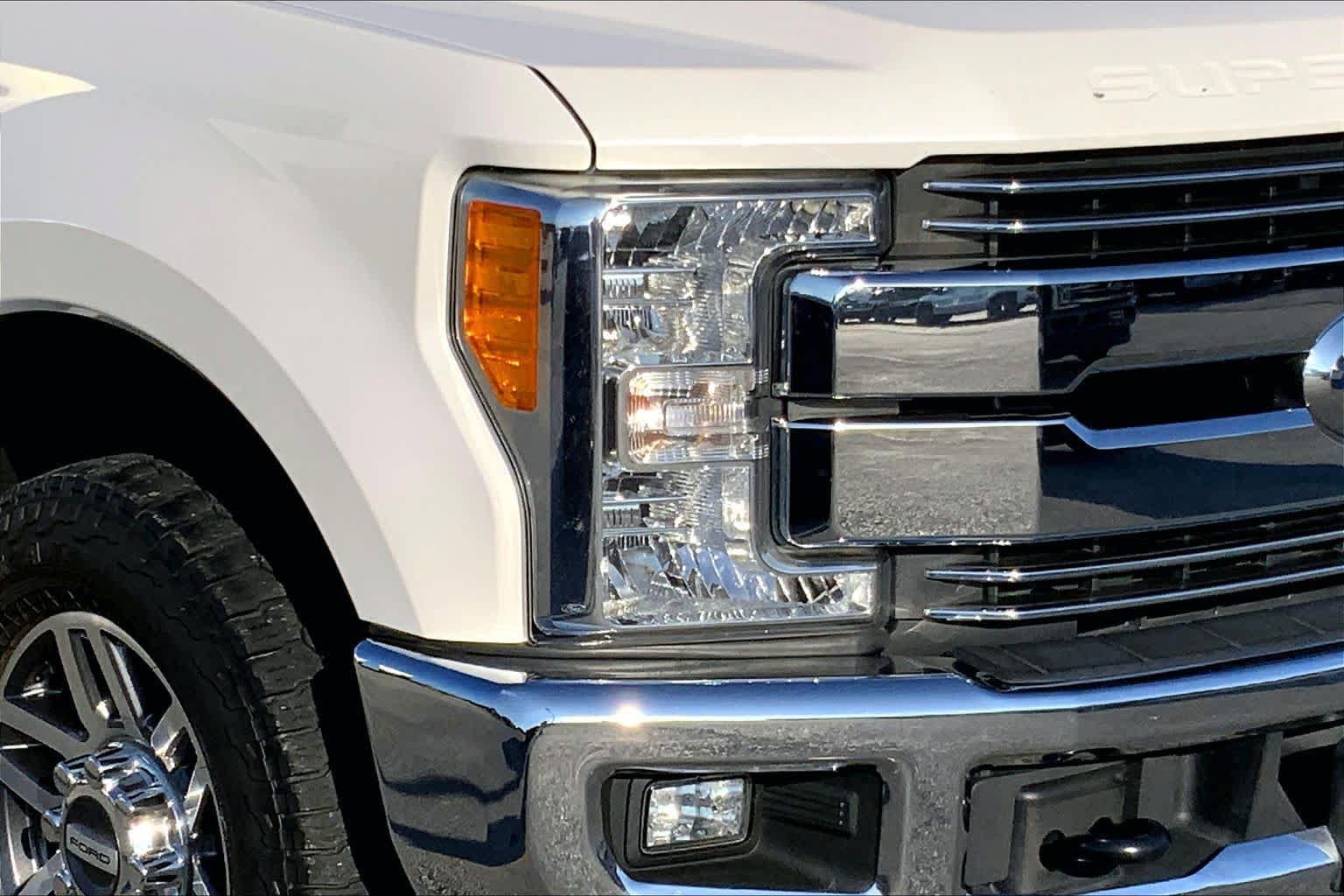 Used 2017 Ford F250 Lariat w/ Lariat Value Package RWD image 23