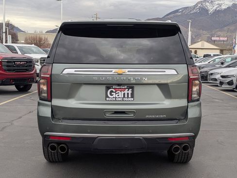 Used 2023 Chevrolet Suburban Premier image 4